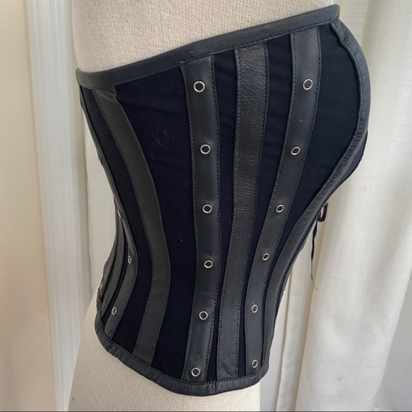 Black Leather lace-up Bodice - Picture 2 of 6
